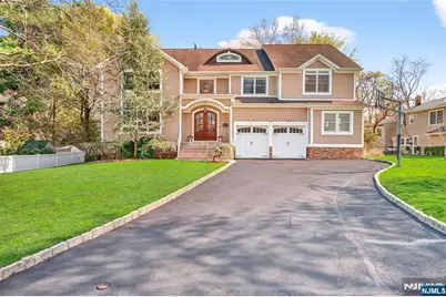 125 E Gramercy Place, Glen Rock, NJ 07452 - Photo 3