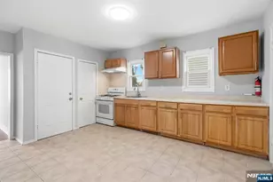61 Holsman St, Paterson, NJ 07522 - Photo 5