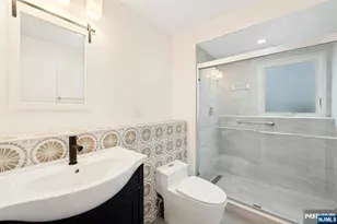 320 W Clinton Ave, Bergenfield, NJ 07621 - Photo 17