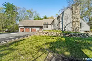 11 Carlough Rd, Upper Saddle River, NJ 07458 - Photo 3