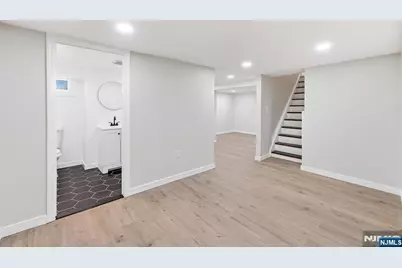 325 Schley Street, Newark, NJ 07112 - Photo 25