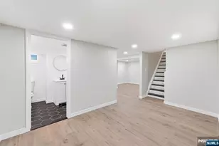325 Schley St, Newark, NJ 07112 - Photo 25