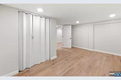 325 Schley Street, Newark, NJ 07112 - Photo 31