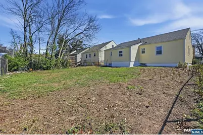 325 Schley Street, Newark, NJ 07112 - Photo 35