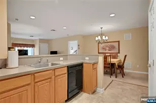 189 Forest 112, Paramus, NJ 07652 - Photo 7