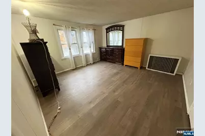 40 Sylvan Avenue, Bergenfield, NJ 07621 - Photo 9