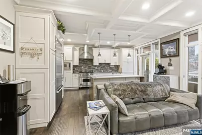 119 Hudson Cove, Edgewater, NJ 07020 - Photo 9