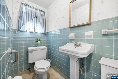 291 S Chestnut Street, Washington Township, NJ 07676 - Photo 19