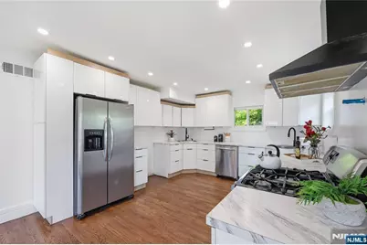 64 Longfellow Drive, Woodbridge Township, NJ 07067 - Photo 9