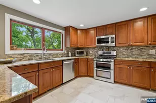 60 Edgemere Rd, Livingston, NJ 07039 - Photo 13