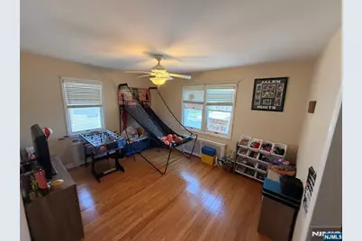 270 Bell Avenue, Hasbrouck Heights, NJ 07604 - Photo 9