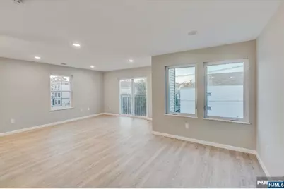 54 Holland Street, Newark, NJ 07103 - Photo 5