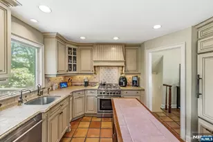 12 Wildwood Dr, North Caldwell, NJ 07006 - Photo 5