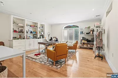 512 Winterburn Grove, Cliffside Park, NJ 07010 - Photo 11
