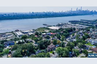 512 Winterburn Grove, Cliffside Park, NJ 07010 - Photo 31