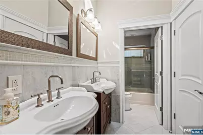 512 Winterburn Grove, Cliffside Park, NJ 07010 - Photo 17