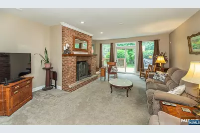 37 Thomas, Wayne, NJ 07470 - Photo 5