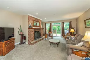 37 Thomas, Wayne, NJ 07470 - Photo 5