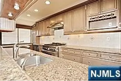 12 Danbury Court 12A #12A, Washington Township, NJ 07676 - Photo 5