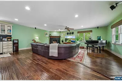 73 The Fairway, Cedar Grove, NJ 07009 - Photo 15