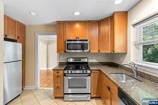 243 Van Nostrand Ave, Englewood, NJ 07631 - Photo 9