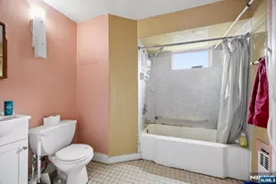 86 Llewellyn Ave, Hawthorne, NJ 07506 - Photo 17