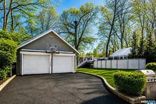 7 Wayland Dr, Verona, NJ 07044 - Photo 29