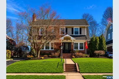 7 Wayland Drive, Verona, NJ 07044 - Photo 1