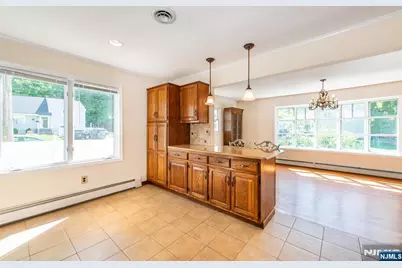 8 Pershing Street, Emerson, NJ 07630 - Photo 7