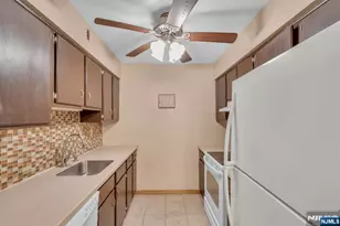 666 Mill Street C6, Belleville, NJ 07109 - Photo 9