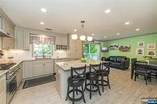 25 Meadow Dr, Little Falls Township, NJ 07424 - Photo 9