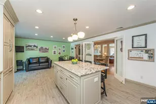 25 Meadow Dr, Little Falls Township, NJ 07424 - Photo 11