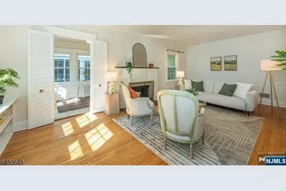 39 Essex Avenue, Montclair, NJ 07042 - Photo 3