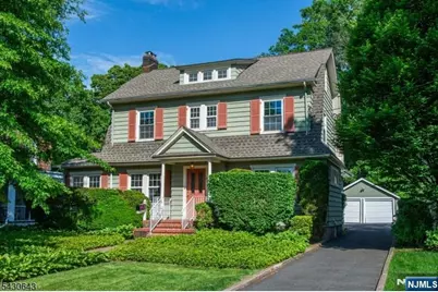 39 Essex Avenue, Montclair, NJ 07042 - Photo 1
