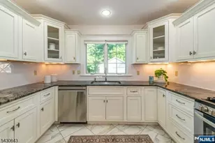39 Essex Ave, Montclair, NJ 07042 - Photo 13