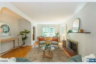 39 Essex Avenue, Montclair, NJ 07042 - Photo 5