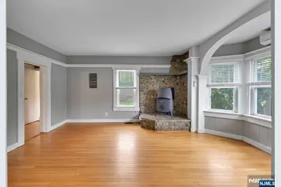 160 Clinton Avenue, Hillsdale, NJ 07642 - Photo 11