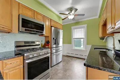 160 Clinton Avenue, Hillsdale, NJ 07642 - Photo 19