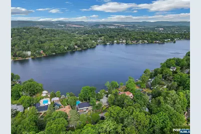 297 E Pines Lake Drive, Wayne, NJ 07470 - Photo 25
