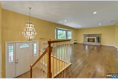 297 E Pines Lake Drive, Wayne, NJ 07470 - Photo 5