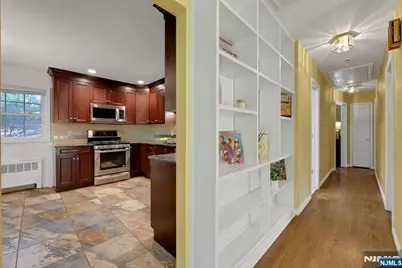 297 E Pines Lake Drive, Wayne, NJ 07470 - Photo 11