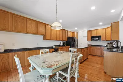 122 White Pine Court, Paramus, NJ 07652 - Photo 23