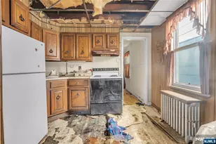 88 Komorn, Newark, NJ 07105 - Photo 19