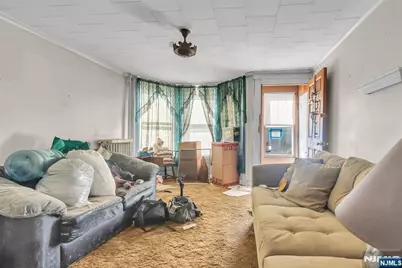 88 Komorn, Newark, NJ 07105 - Photo 15