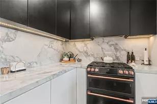 226 The Promenade, Edgewater, NJ 07020 - Photo 5