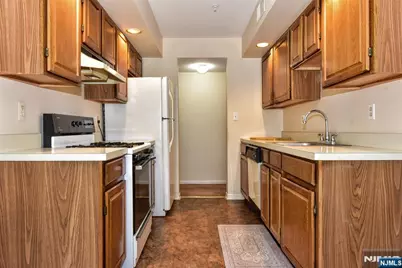 1804 Faulkner Court, Mahwah, NJ 07430 - Photo 9