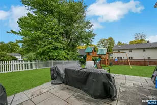 917 E Lawn Dr, Teaneck Township, NJ 07666 - Photo 21
