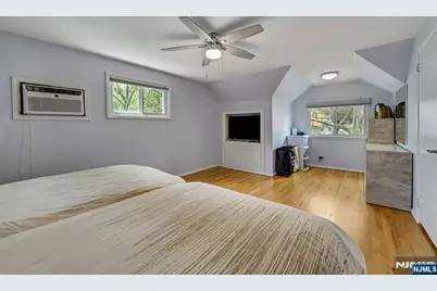 917 E Lawn Drive, Teaneck Township, NJ 07666 - Photo 17