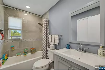917 E Lawn Drive, Teaneck Township, NJ 07666 - Photo 15