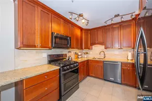 146 E Whisper Way, Roxbury Township, NJ 07852 - Photo 9